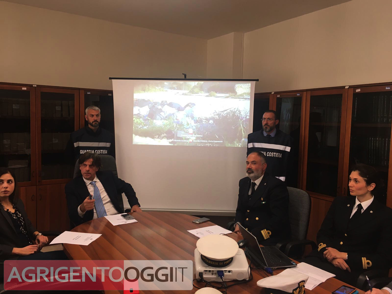 un momento della conferenza stampa