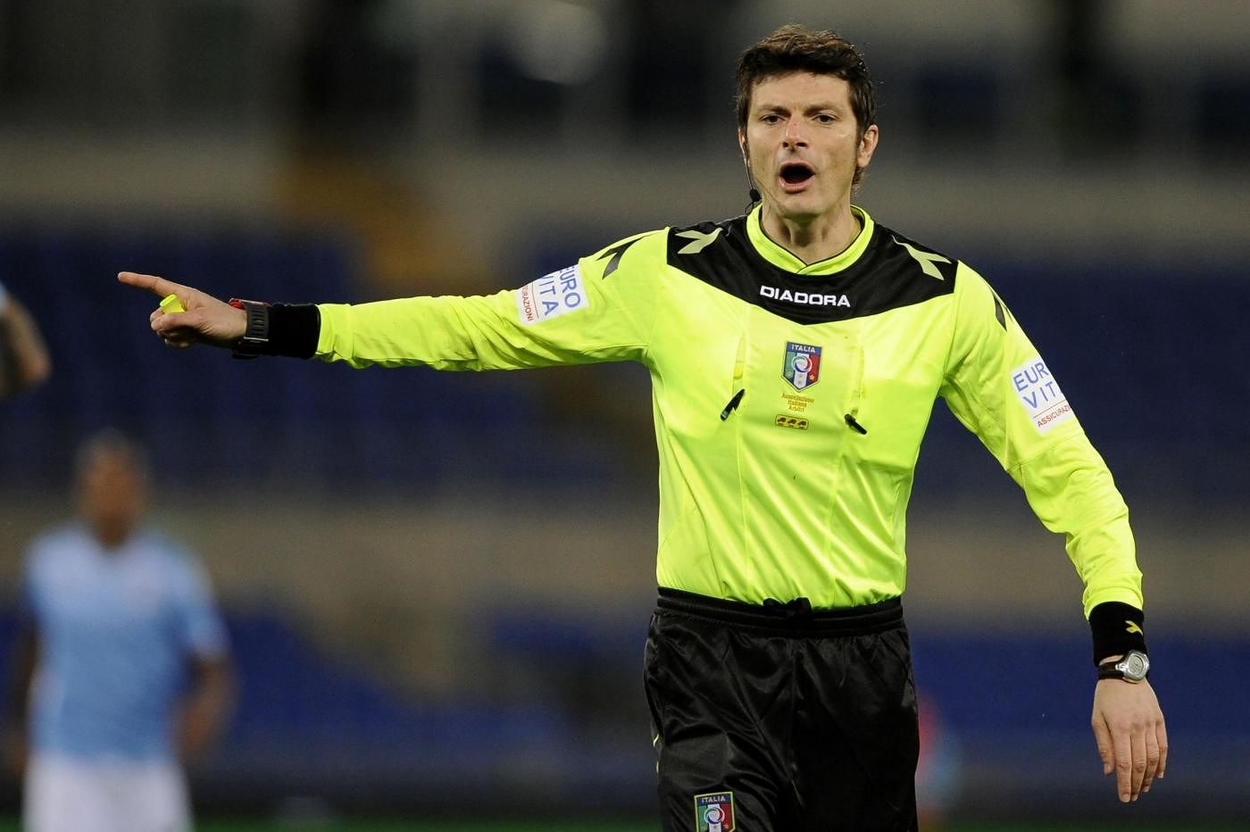 Foto Marco Rosi/LaPresse
29 02 2016 Roma ( Italia )
Sport-Calcio
Campionato Serie A Tim 2015-2016 incontro SS Lazio Vs Sassuolo allo Stadio Olimpico di Roma.
Nella foto l'arbitro Antonio Damato
Foto Marco Rosi / LaPresse
29 02 2016 Rome ( Italy )
Sport - Calcio -
Championship Serie A Tim 2015-2016 Match day SS Lazio Vs Sassuolo at the Olimpic Stadium in Rome.
in the photo the referee Antonio Damato