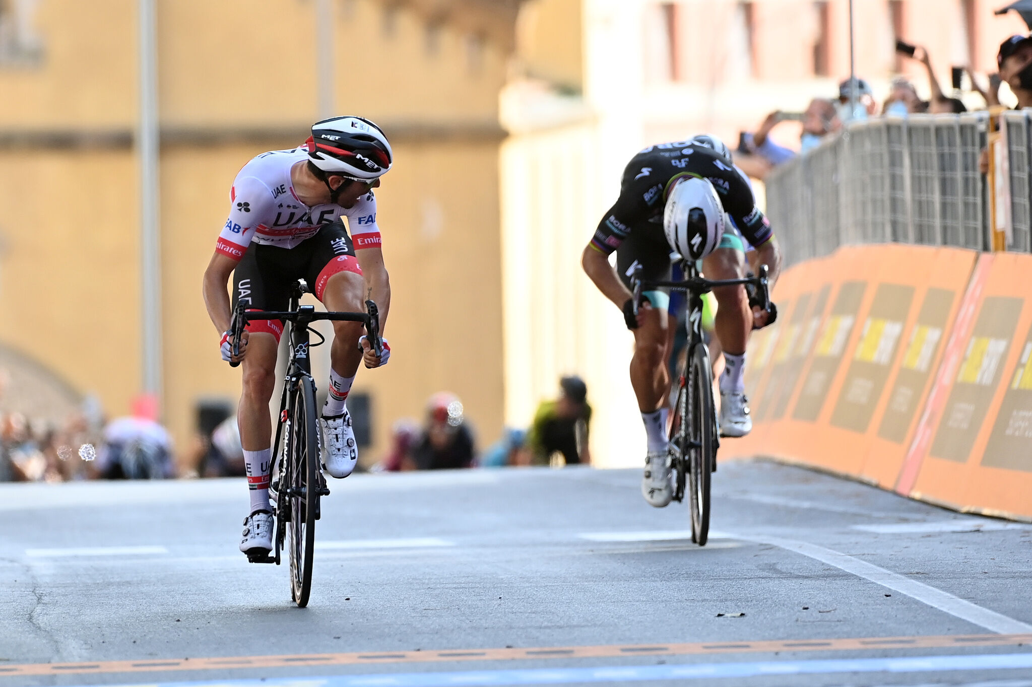 Foto Gian Mattia D'Alberto/LaPresse 04 ottobre 2020 ItaliaSport CiclismoGiro d'Italia 2020 - edizione 103 - Tappa 2 - Da Alcamo a Agrigento (km 149)Nella foto: ULISSI Diego( ITA )UAE TEAM EMIRATES vincitore di TappaPhoto Gian Mattia D'Alberto/LaPresse October 04, 2020  Italy  Sport CyclingGiro d'Italia 2020 - 103th edition - Stage 2 - from Alcamo to Agrigento In the pic: ULISSI Diego( ITA )UAE TEAM EMIRATES winner of the stage