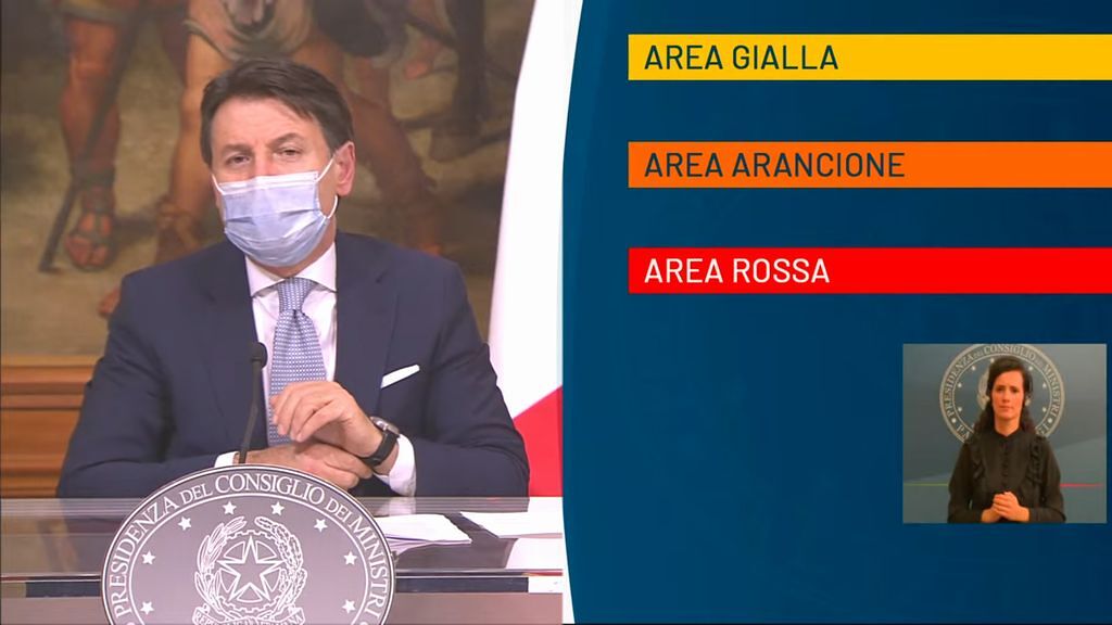 foto IPP da video
roma 04-11-2020
conferenza stampa del presidente del consiglio giuseppe conte che spiega le disposizioni del nuovo DPCM per l'emergenza coronavirus
nella foto giuseppe conte spiega le aree zona gialla, arancione, rossa