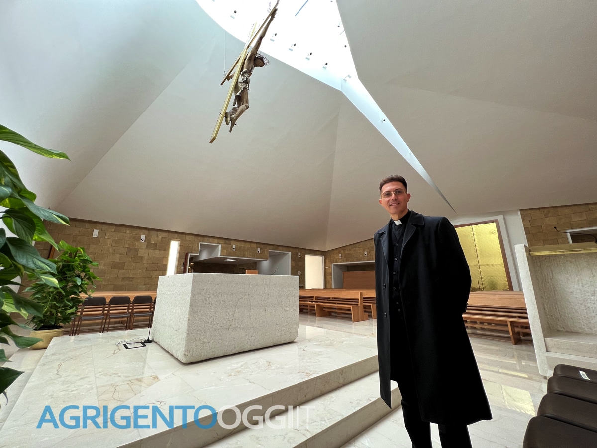 Don Maurizio Mangione - PARROCCHIA CUORE IMMACOLATO DI MARIA - FOTO VECCHIO