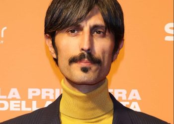 MILAN, ITALY - FEBRUARY 20:   Zavvo Nicolosi attends La Primavera Della Mia Vita Photocall on February 20, 2023 in Milan, Italy. (Photo by Stefania D'Alessandro/Getty Images)