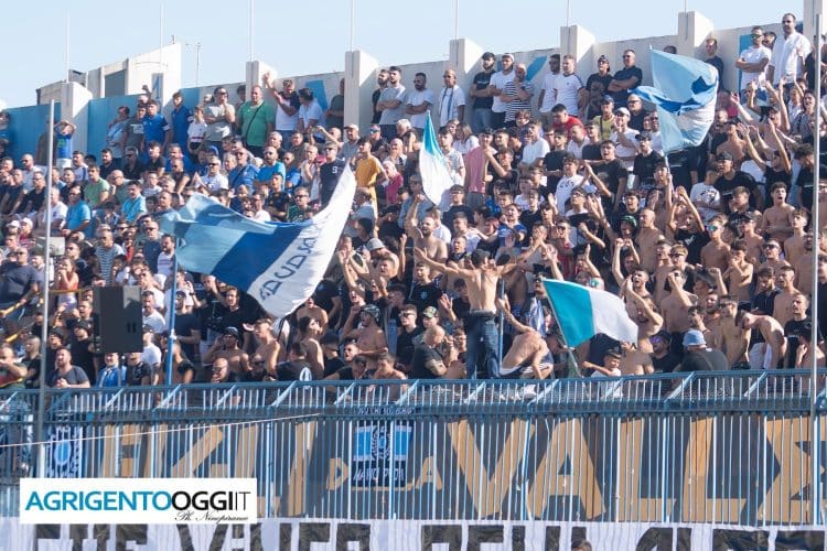 curva-sud-esseneto-akragas