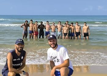 Giorni di preparazione per i nostri ragazzi, con Gianluca e Mauro a metterli sotto direttamente al mare.
Diciamo che ci sono posti peggiori per fare la preparazione