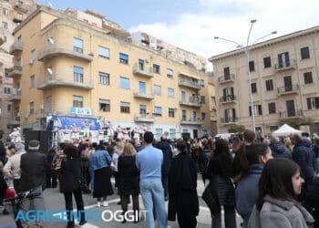spettacolo in piazza Cavour